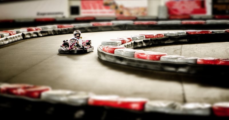 Karting de location : rouler vite sur un châssis que l'on découvre