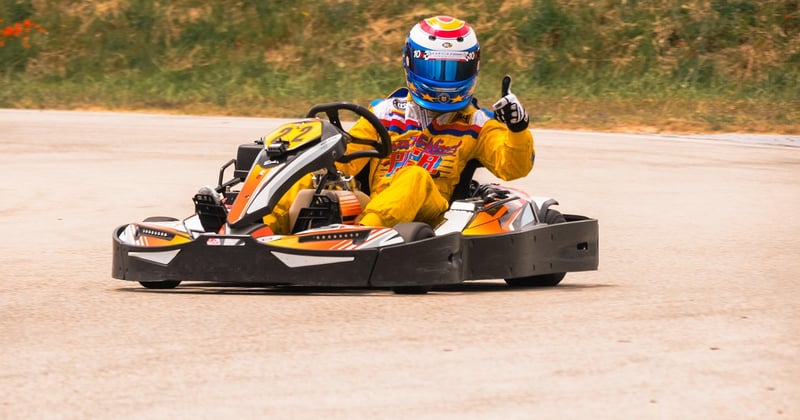 Kart de location ou de compétition : quelles différences pour bien choisir ?