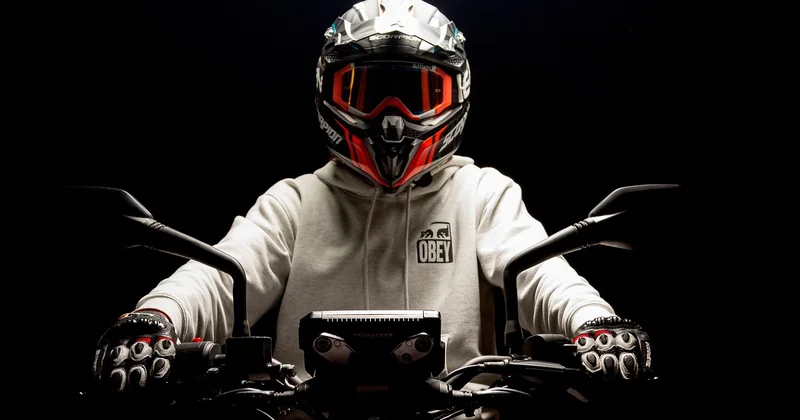 Combien coûte un bon casque intégral, et pourquoi ne pas lésiner
