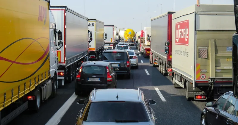 Pourquoi le freinage dégressif est votre meilleur ami (et votre pire ennemi)